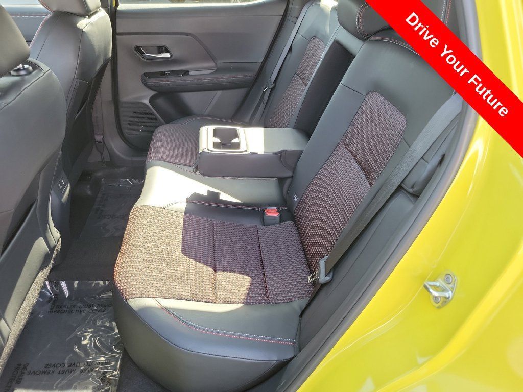Used 2025 Nissan Kicks SR AWD/4WD image 25