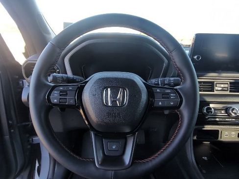 Used 2025 Honda Pilot TrailSport image 12