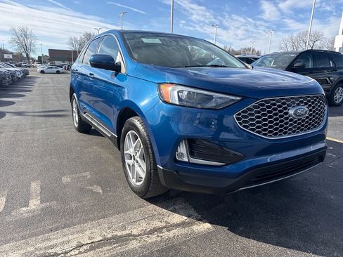 Used 2024 Ford Edge SEL w/ Convenience Package image 4