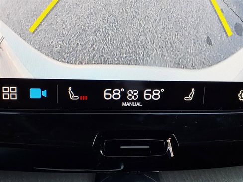 Certified 2025 Volvo XC60 B5 Plus image 23