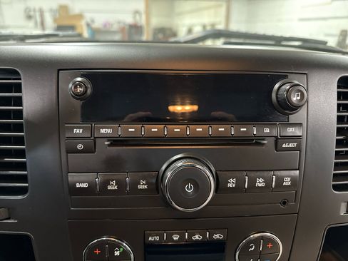 Used 2011 GMC Sierra 1500 SLE w/ Power Tech Package image 18