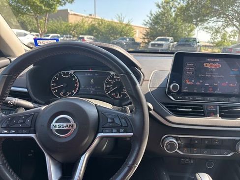 Used 2022 Nissan Altima 2.5 SR FWD image 10