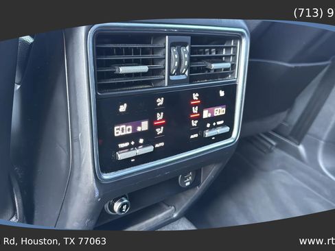 Used 2019 Porsche Cayenne S image 31