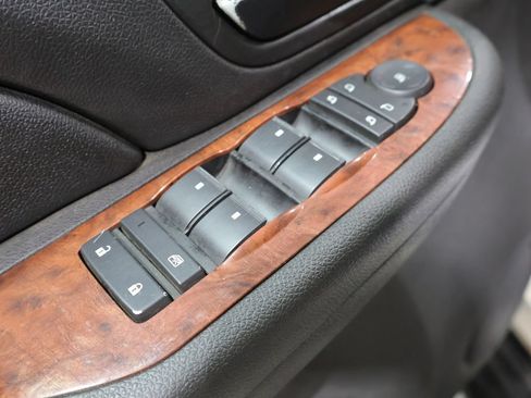 Used 2007 Chevrolet Avalanche LT w/ LT Preferred Equipment Group AWD/4WD image 14