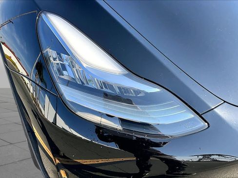 Used 2023 Tesla Model Y AWD image 27