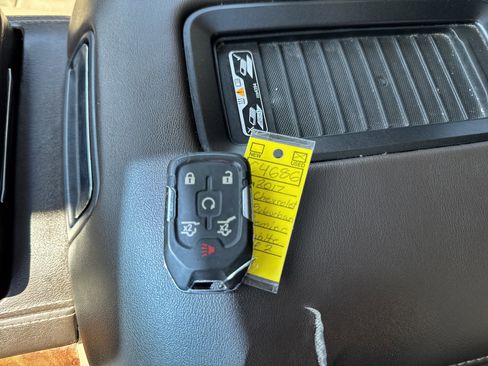 Used 2017 Chevrolet Suburban Premier image 39