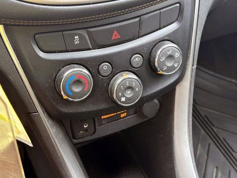 Used 2019 Chevrolet Trax LS w/ Tint and Cruise Package FWD image 25