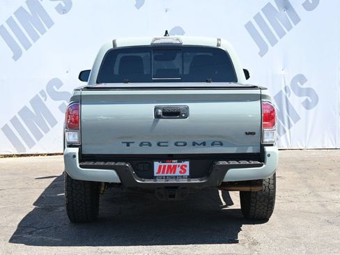 Used 2022 Toyota Tacoma TRD Off-Road w/ TRD Premium Off Road Package RWD image 6