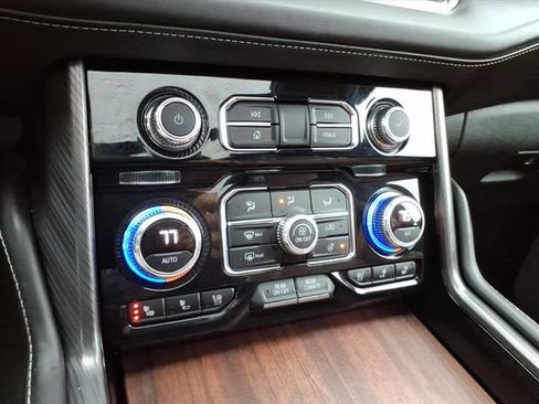 Used 2024 GMC Yukon XL Denali Ultimate AWD/4WD image 36