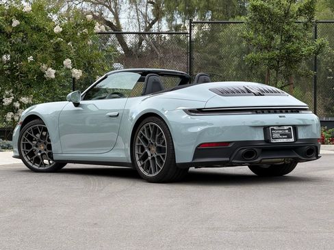 Used 2025 Porsche 911 Carrera image 3
