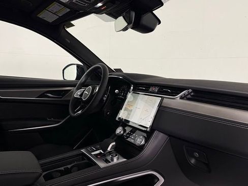New 2026 Jaguar F-PACE R-Dynamic S image 19
