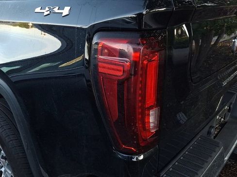 Used 2025 GMC Sierra 1500 SLT AWD/4WD image 10