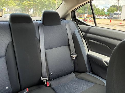 Used 2025 Nissan Versa SV FWD image 30