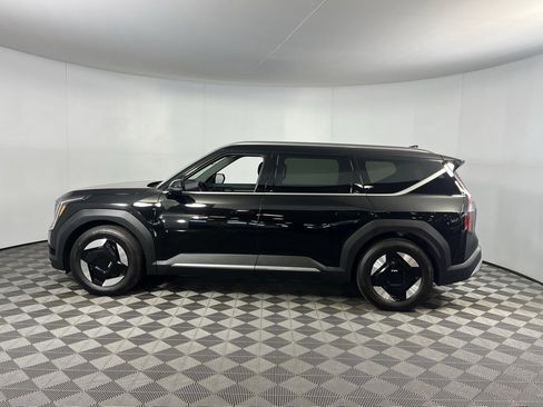 Used 2024 Kia EV9 Wind image 9