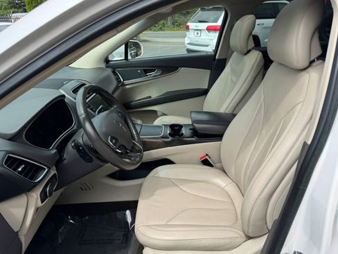 Used 2016 Lincoln MKX Reserve w/ Technology Package AWD/4WD image 9