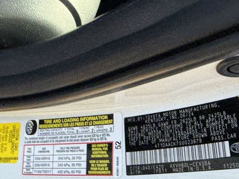 Used 2025 Toyota Camry SE FWD image 32