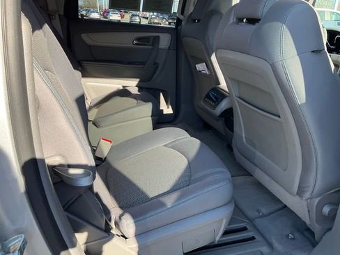 Used 2015 Chevrolet Traverse LT image 19