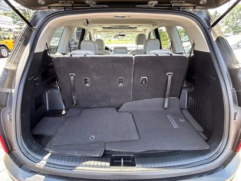 Used 2020 Kia Telluride S w/ S 8 Passenger Seating Package AWD/4WD image 18