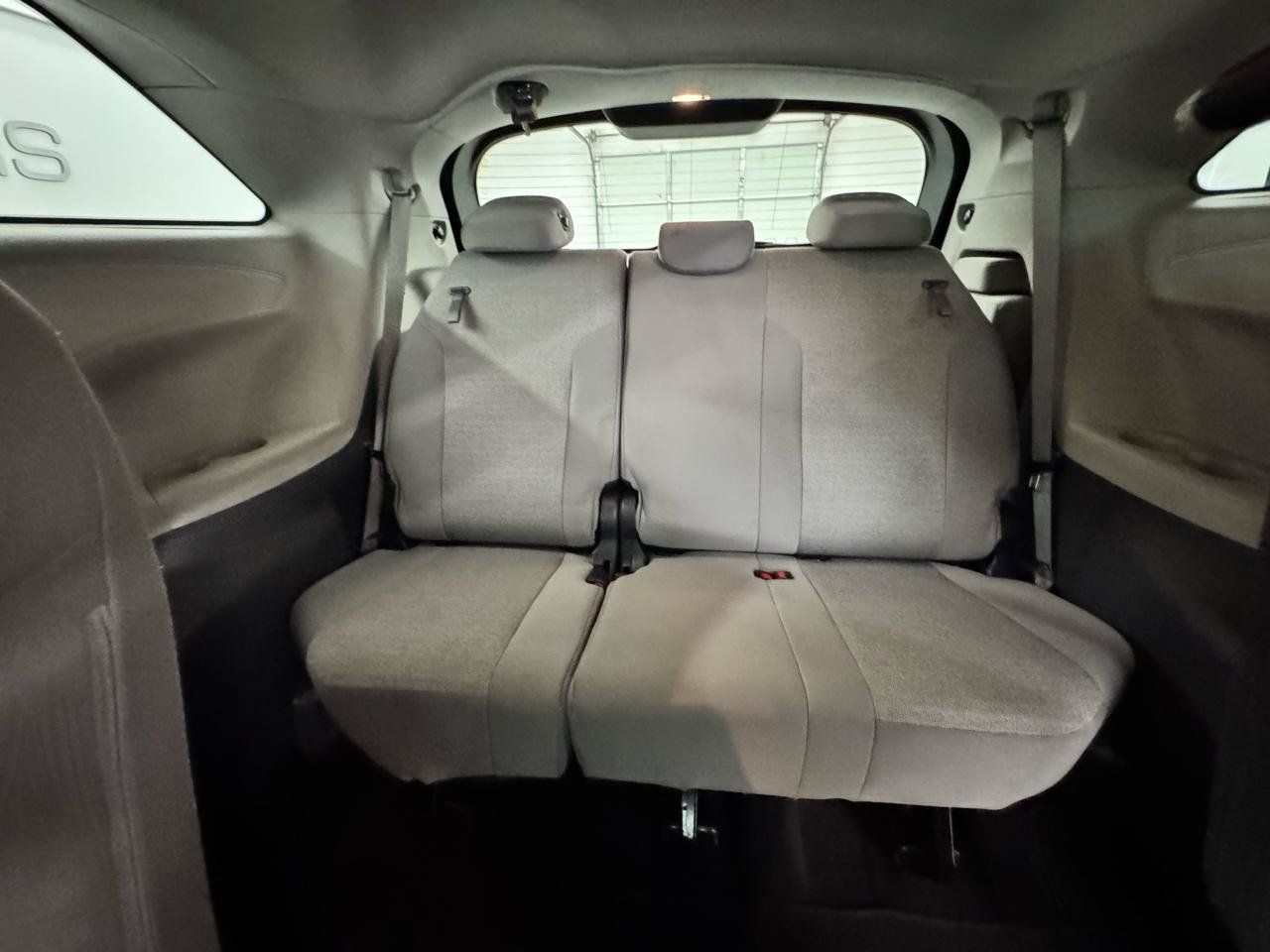 Used 2024 Toyota Sienna LE AWD/4WD image 15