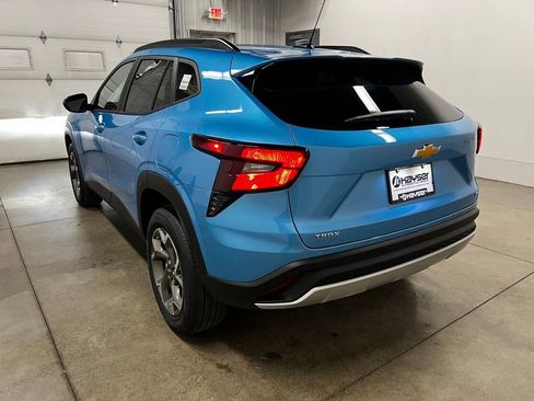 New 2026 Chevrolet Trax LT w/ Driver Confidence Package FWD image 5
