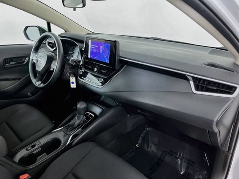 Used 2025 Toyota Corolla LE FWD image 33