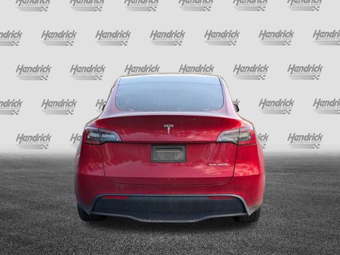 Used 2024 Tesla Model Y Long Range image 9