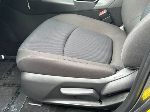 Used 2025 Toyota RAV4 LE AWD/4WD image 15
