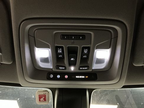Used 2019 GMC Sierra 1500 Denali w/ Denali Ultimate Package AWD/4WD image 21