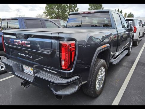 Used 2020 GMC Sierra 2500 Denali w/ Denali Ultimate Package image 3