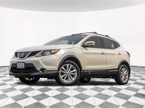 Used 2018 Nissan Rogue Sport SV w/ SV All-Weather Package AWD/4WD image 2