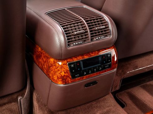 Used 2005 Maybach 57 RWD image 26
