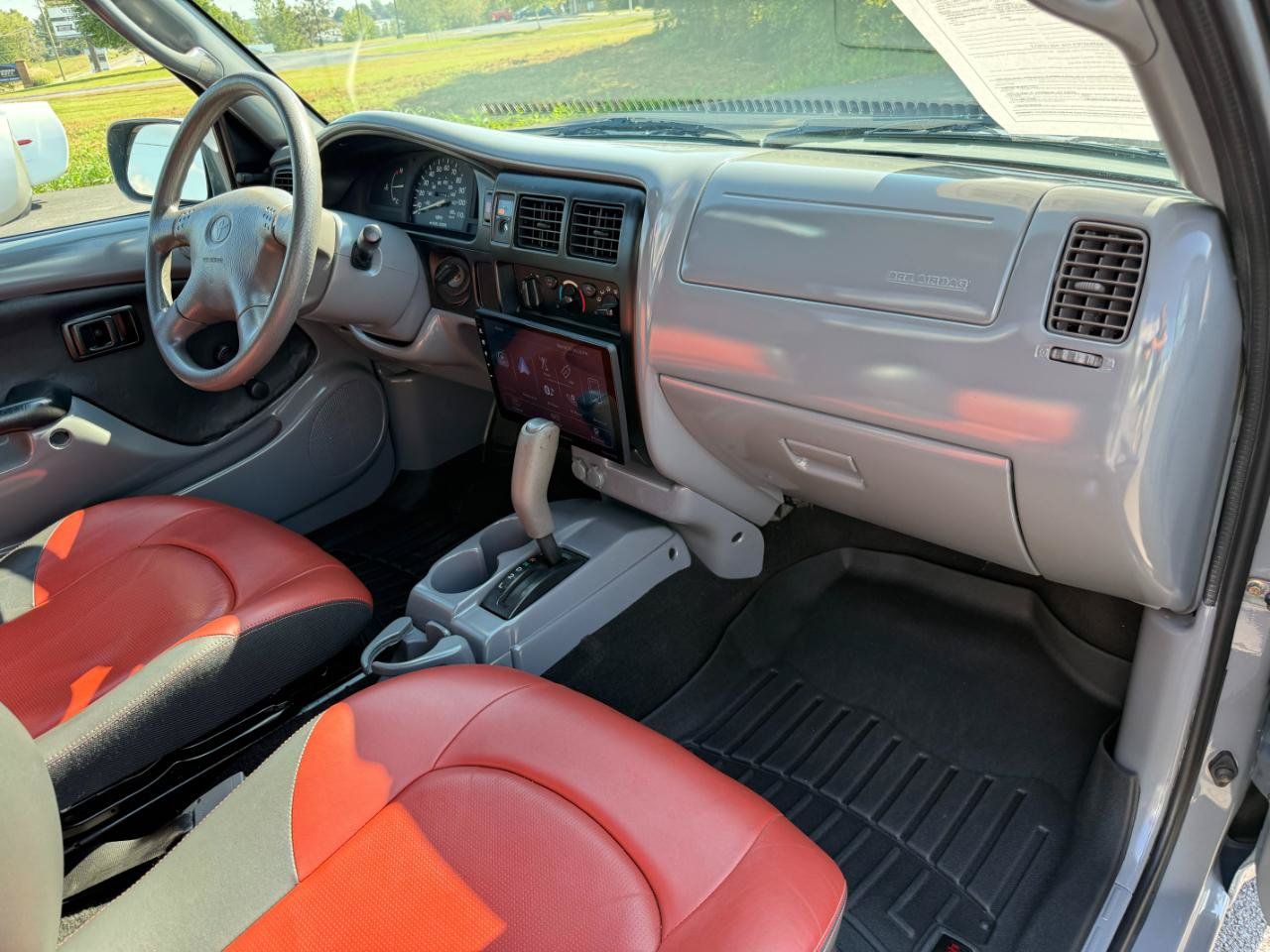 Used 2004 Toyota Tacoma 2WD Regular Cab w/ Enhancement Pkg image 32