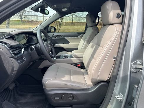 Used 2024 GMC Acadia Elevation w/ LPO, Floor Liner Package image 13