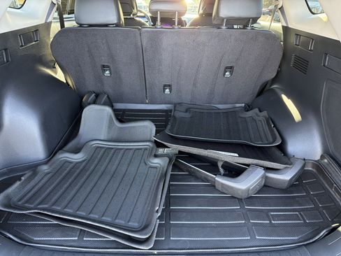 Used 2025 Kia Sportage SX image 18