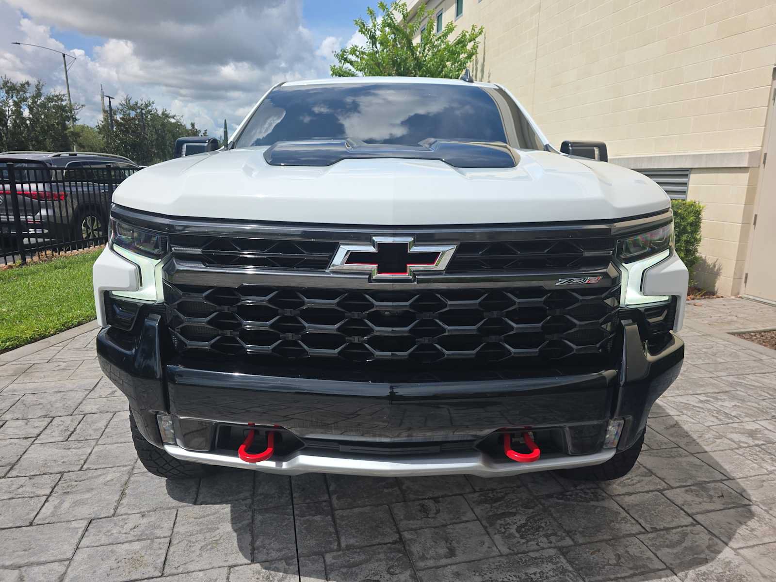 Used 2023 Chevrolet Silverado 1500 ZR2 w/ Technology Package AWD/4WD image 2