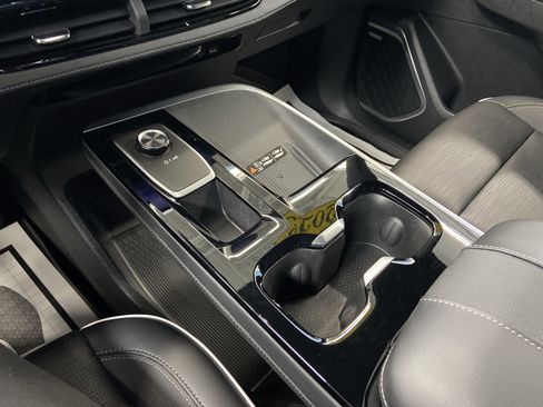 Used 2025 Buick Enclave Sport Touring image 16