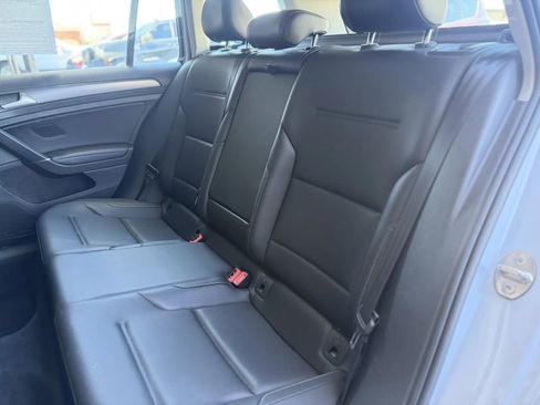 Used 2018 Volkswagen Golf SE FWD image 15