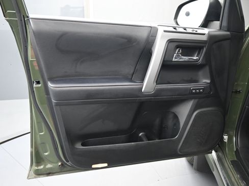 Certified 2022 Toyota 4Runner Limited AWD/4WD image 17