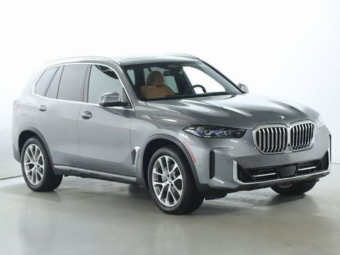 Certified 2024 BMW X5 xDrive40i w/ Premium Package image 9