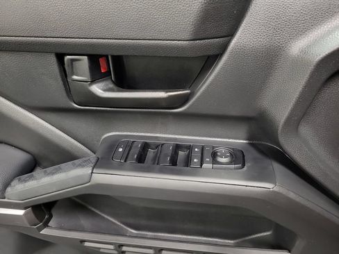 Used 2025 Toyota Tacoma SR5 RWD image 31