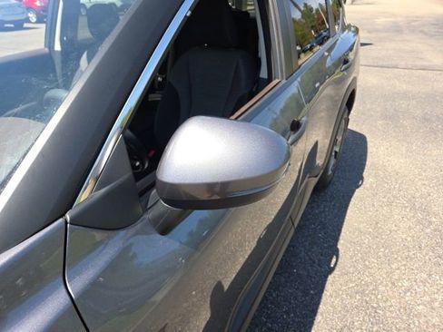 Used 2021 Nissan Rogue S AWD/4WD image 35