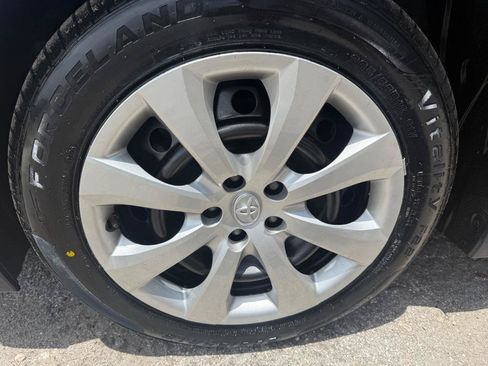 Used 2021 Toyota Corolla LE w/ Carpet Mat Package (TMS) FWD image 20