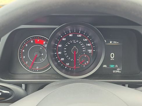 Used 2023 Hyundai Elantra SE w/ Winter Weather Package image 13