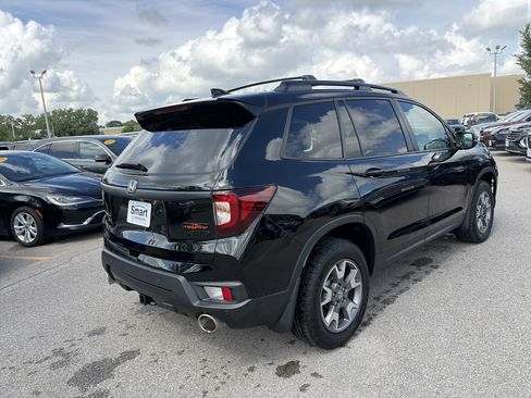 Used 2023 Honda Passport TrailSport image 5
