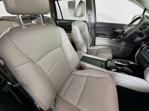 Used 2019 Honda Pilot Touring image 38