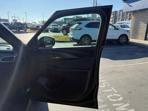 Used 2023 Chevrolet TrailBlazer RS image 31