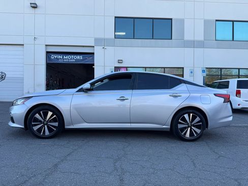 Used 2021 Nissan Altima 2.5 SV FWD image 9
