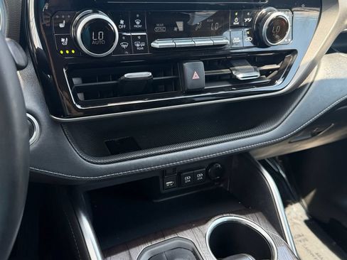 Used 2020 Toyota Highlander Limited AWD/4WD image 27