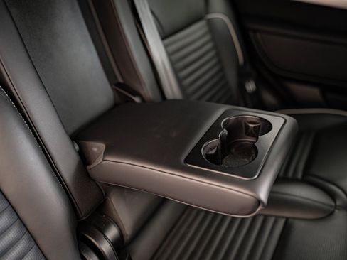 Used 2023 Land Rover Discovery S R-Dynamic image 47