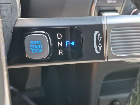 Certified 2026 Hyundai Palisade Limited AWD/4WD image 17